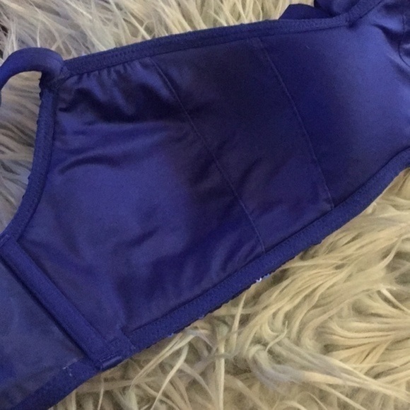 Limited Edition Aerie Bralette- Large - Picture 5 of 7